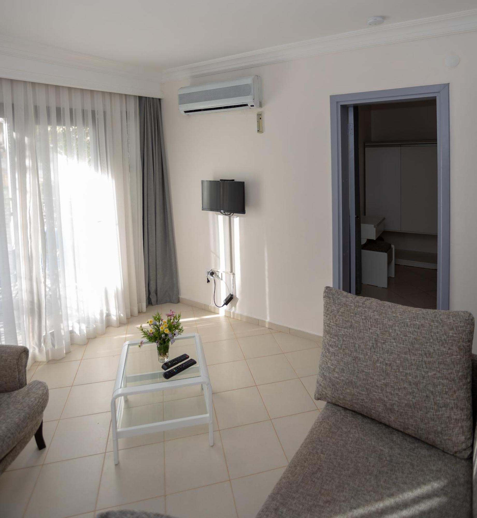 Mitos Apartments Мармарис Екстериор снимка