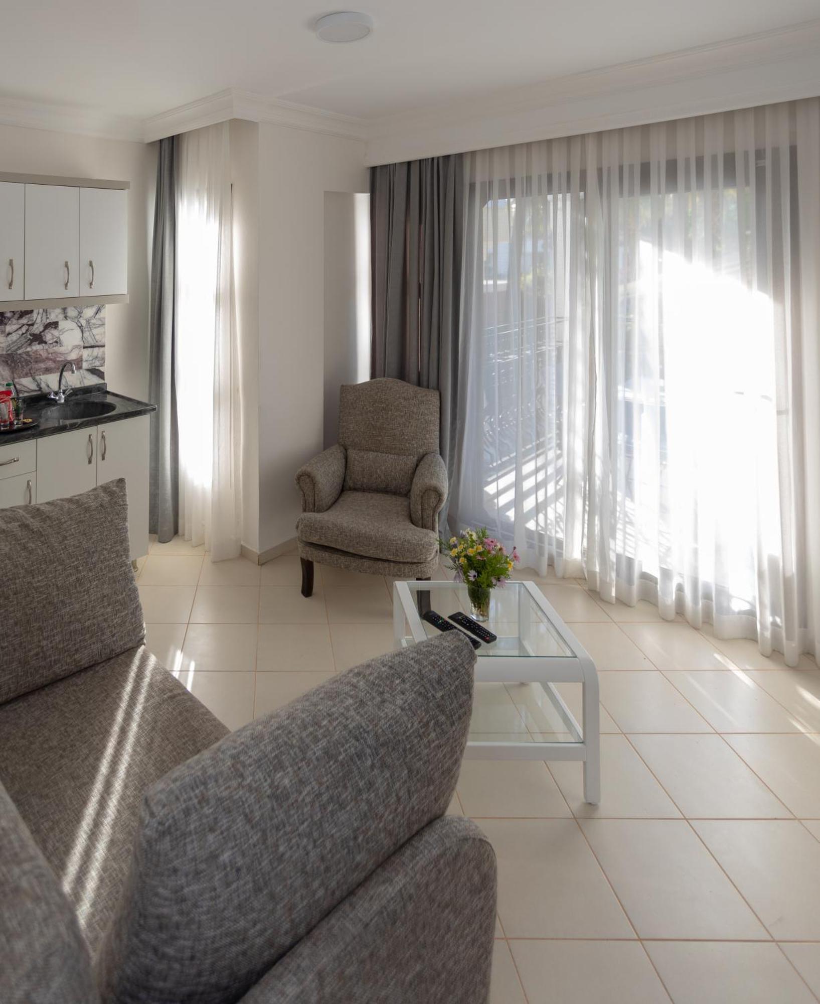 Mitos Apartments Мармарис Екстериор снимка